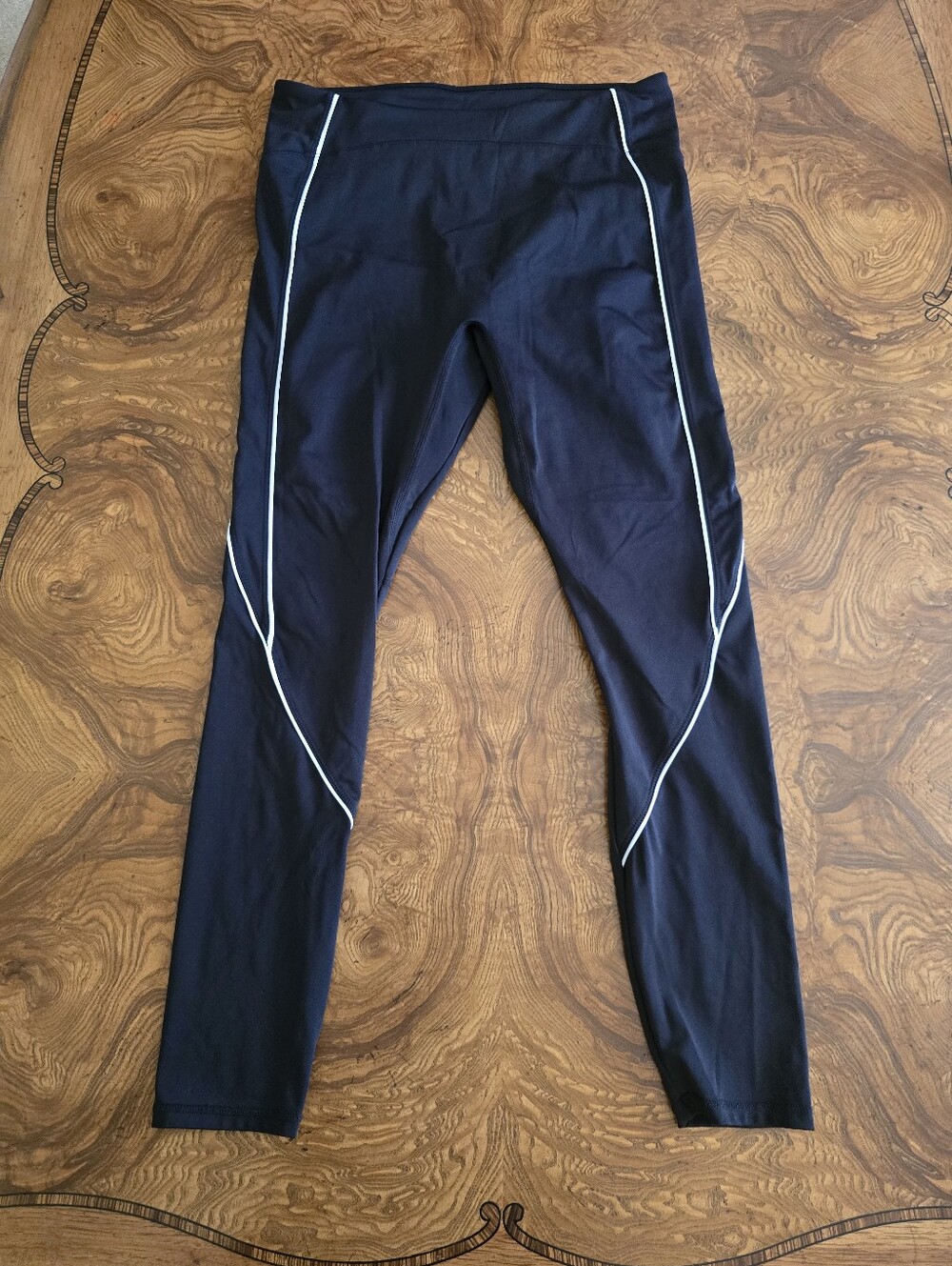Fabletics Motion365+ High-Waisted Black White Piped Legging Womens XL Active